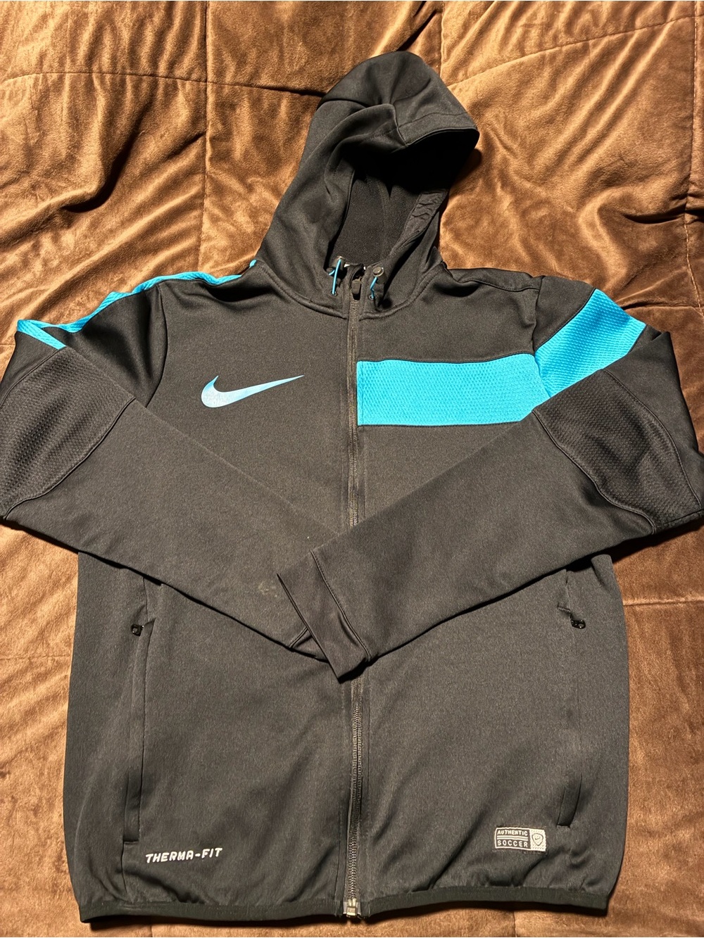 Nike Men’s Black and Blue Therma-FIT Full-Zip Jacket, size medium, soccer